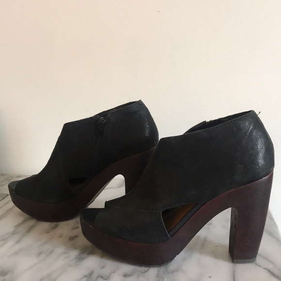 Lucky Brand wooden heel booties - Picture 3 of 6